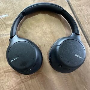 Sony Black Wireless Noise Cancelling Headphones